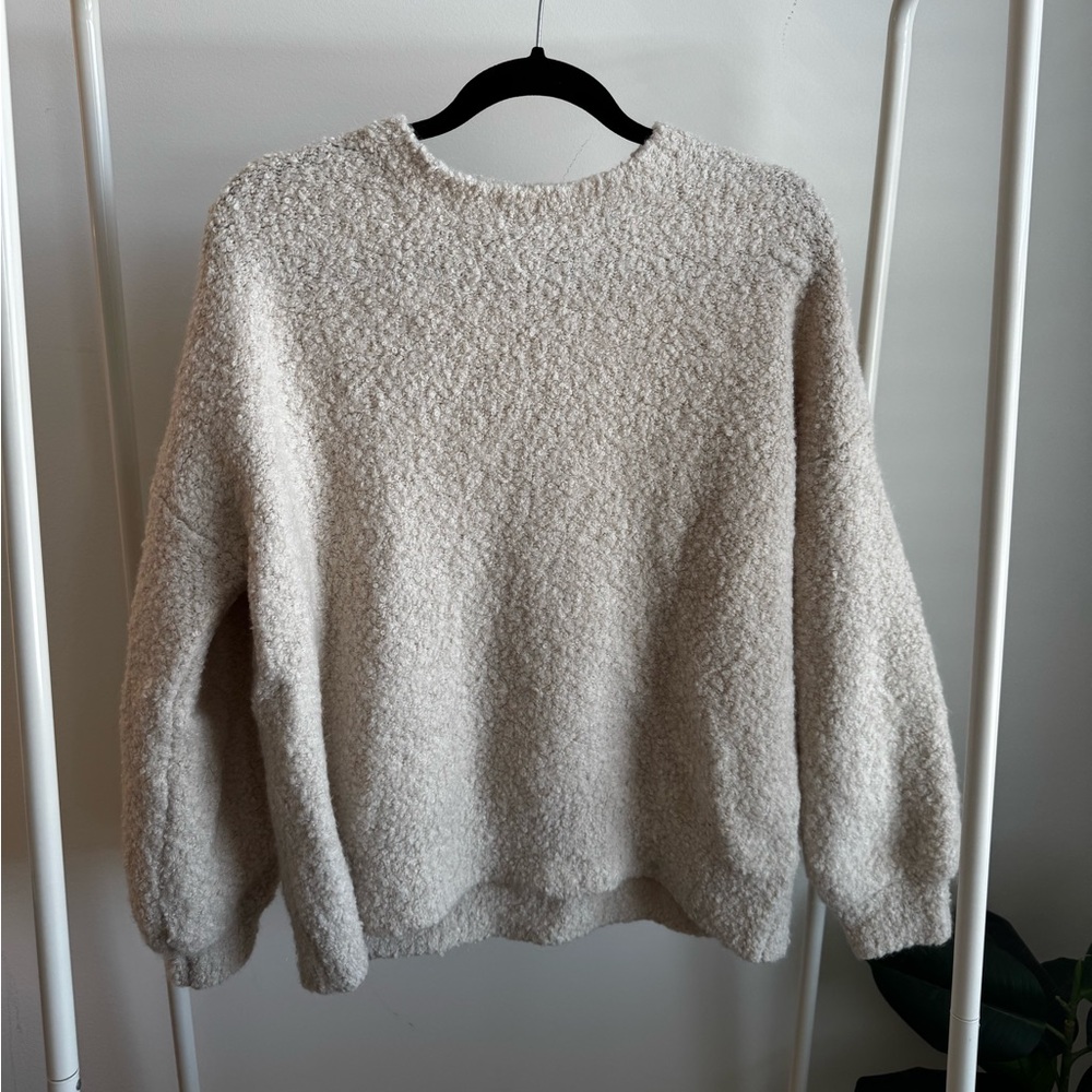 Paper Label Women’s Fuzzy Sweater - M